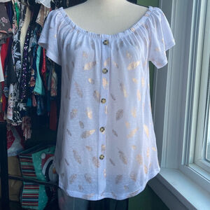 Women's Urbanology Top Size L White Gold Feather Print Button Down